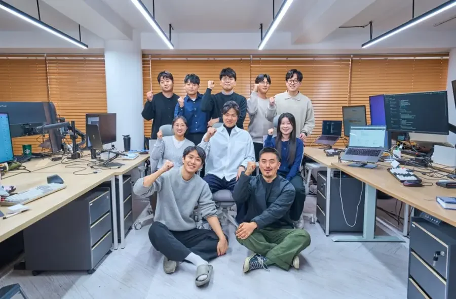 합정, 10명의 팀으로